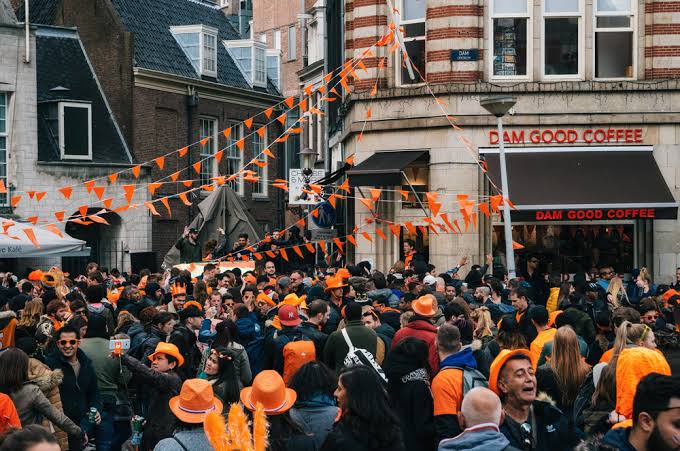 Koningsdag, sebuah festival di Belanda setiap 27 April.