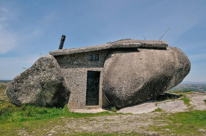 Casa De Penedo (Stone House) Fafe